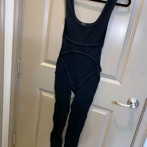 BLACK DESIGN JUMPSUIT